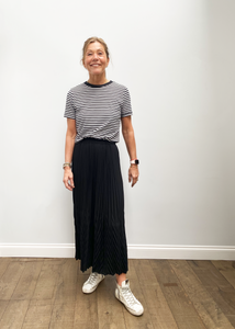 You added <b><u>SLF Una midi plisse skirt in black</u></b> to your cart.