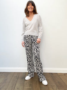 You added <b><u>360 Nyla Knit in Dove</u></b> to your cart.