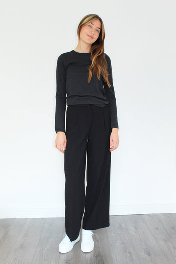 R&B The Slub Long Sleeve Top in Black