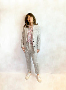You added <b><u>IM Ilindae Jacket in Chalk</u></b> to your cart.