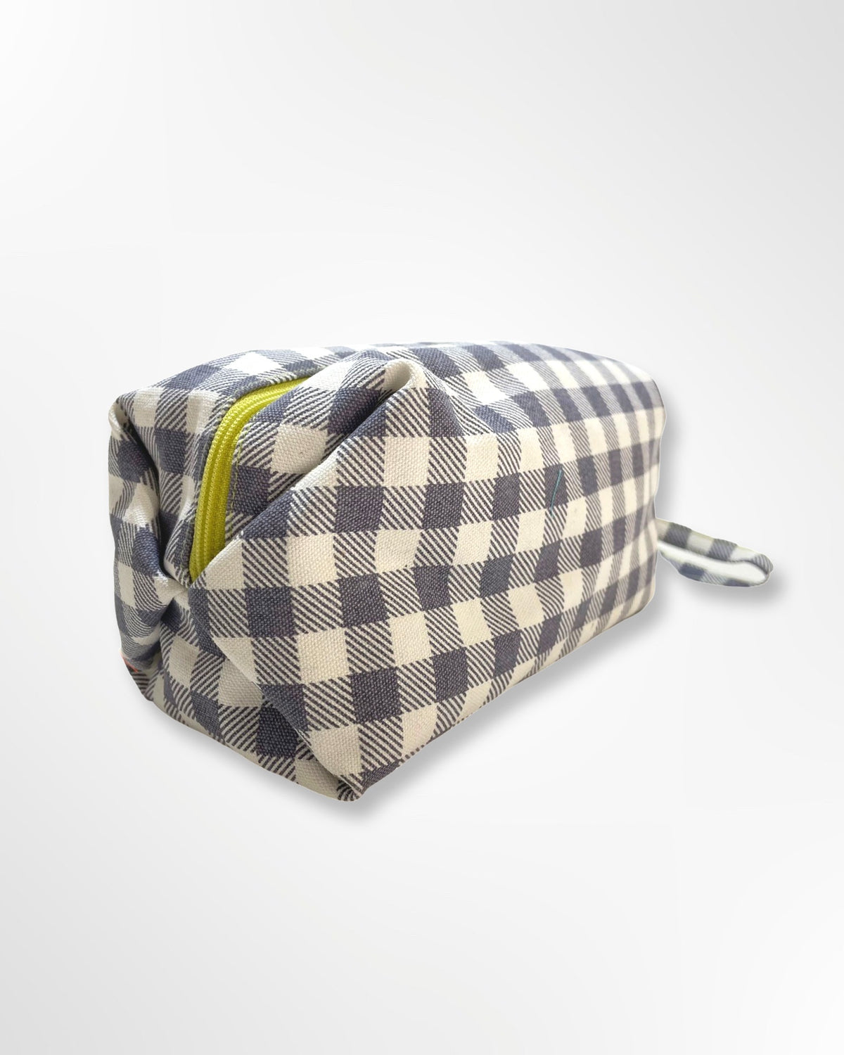 NOOKI Gingham Washbag in Black