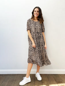 You added <b><u>SLF Tilda Midi Dress in Smoke Grey</u></b> to your cart.