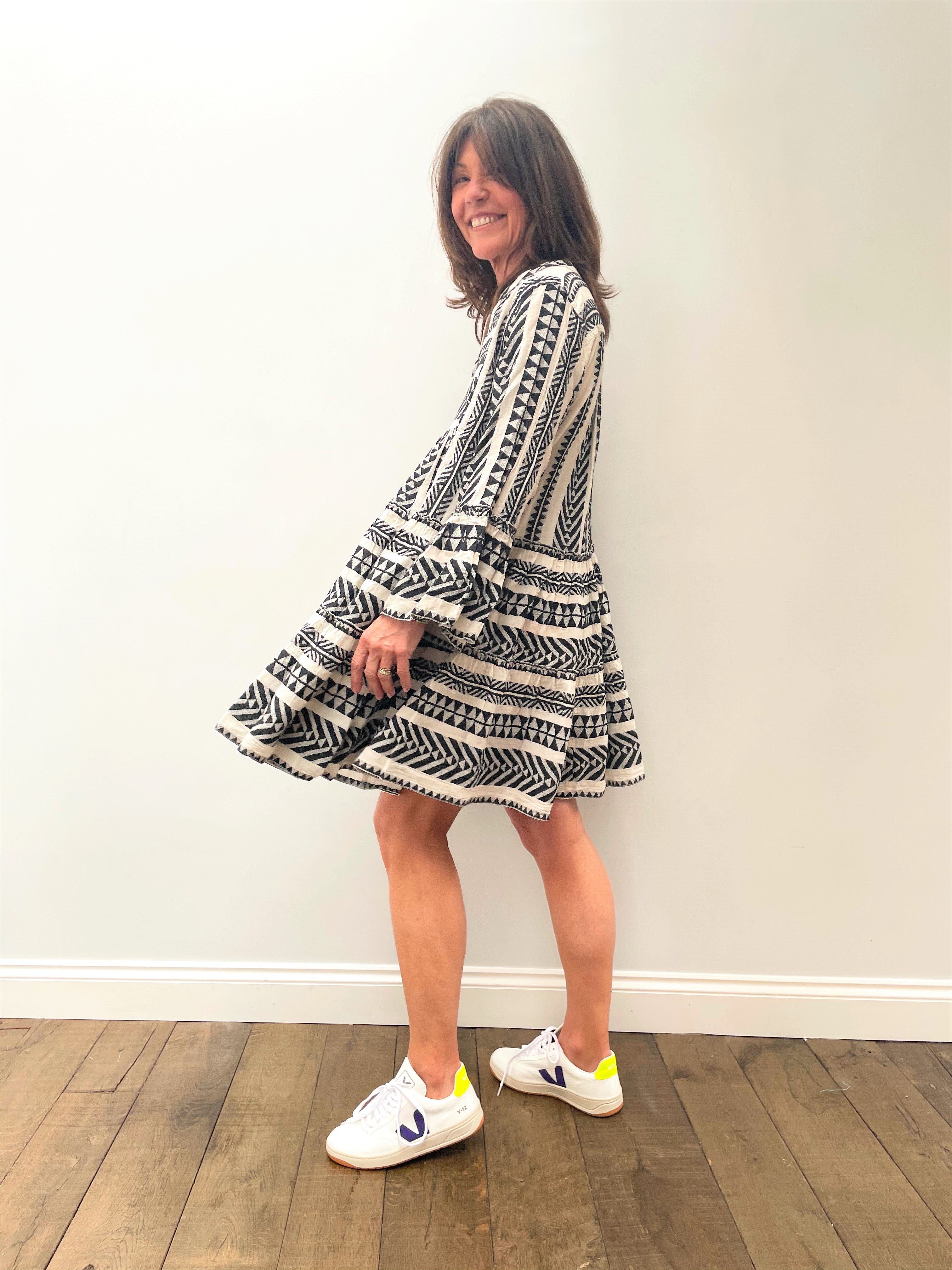D Ella Short Dress in Black, White