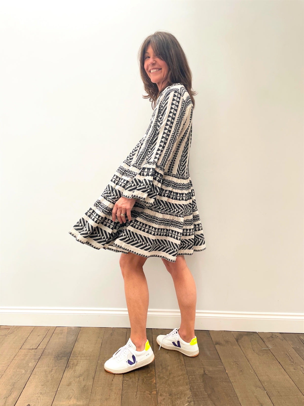 D Ella Short Dress in Black, White
