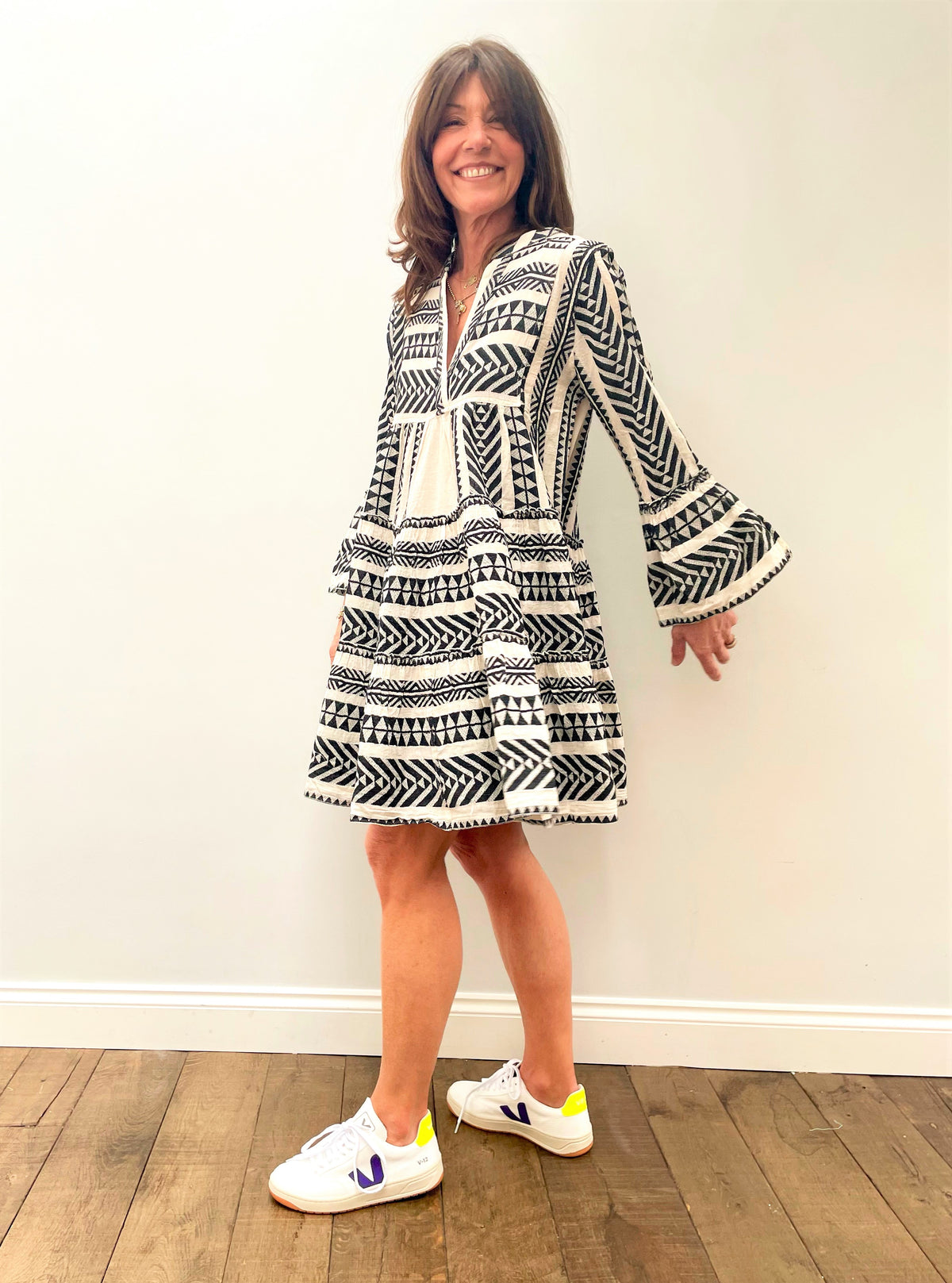 D Ella Short Dress in Black, White