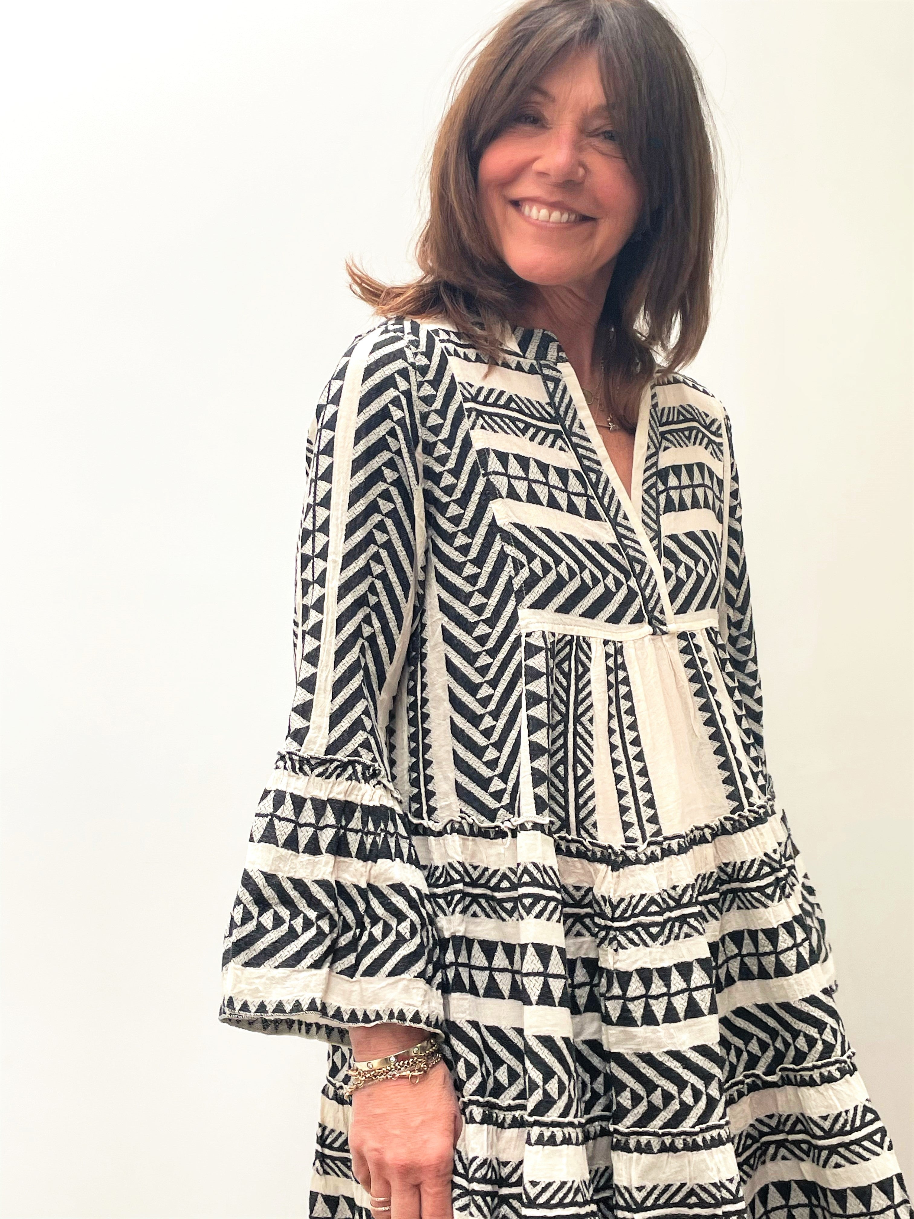 D Ella Short Dress in Black, White