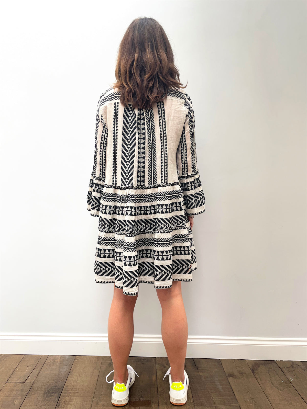 D Ella Short Dress in Black, White