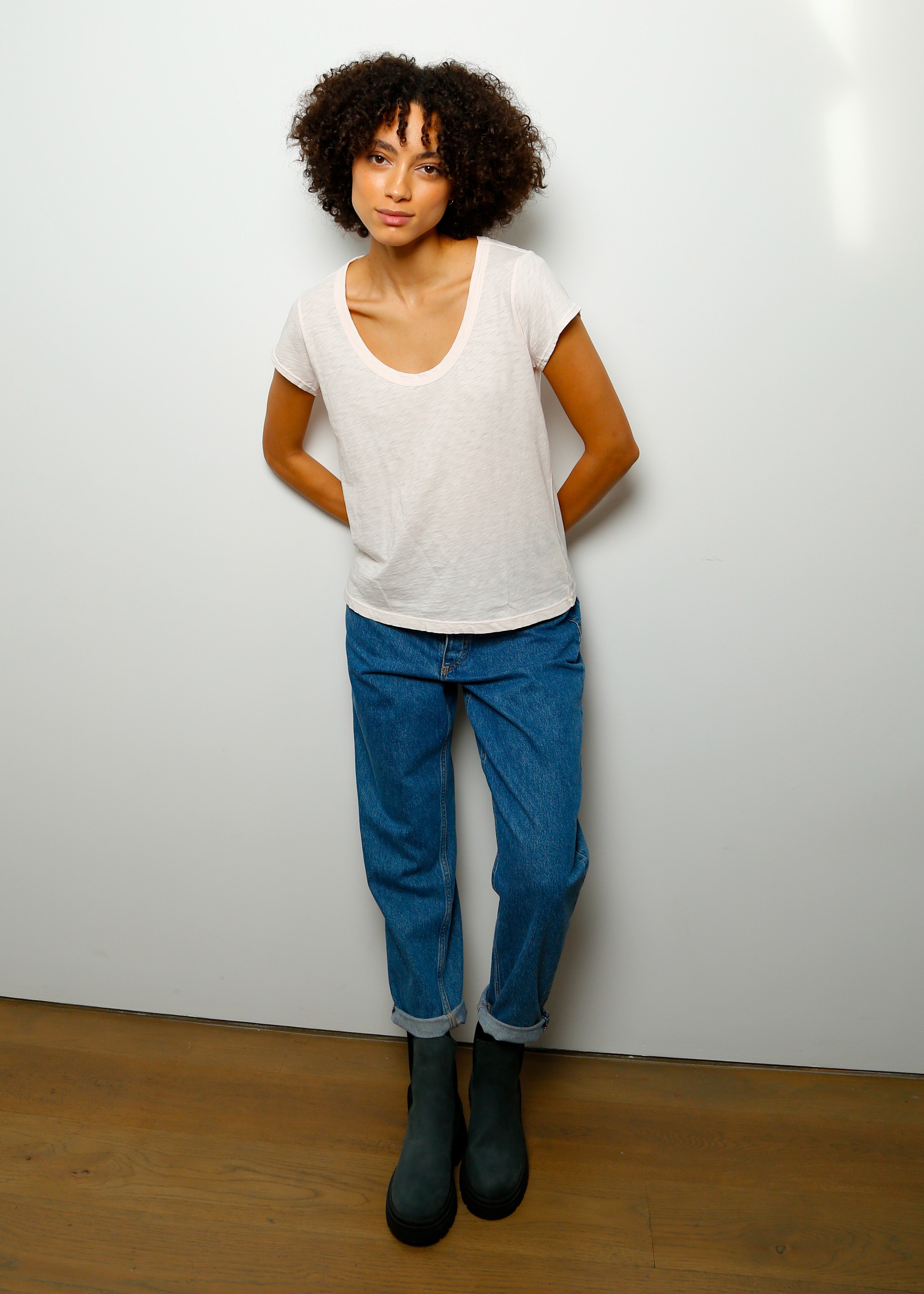 V Katie SS Tee in Rosetta