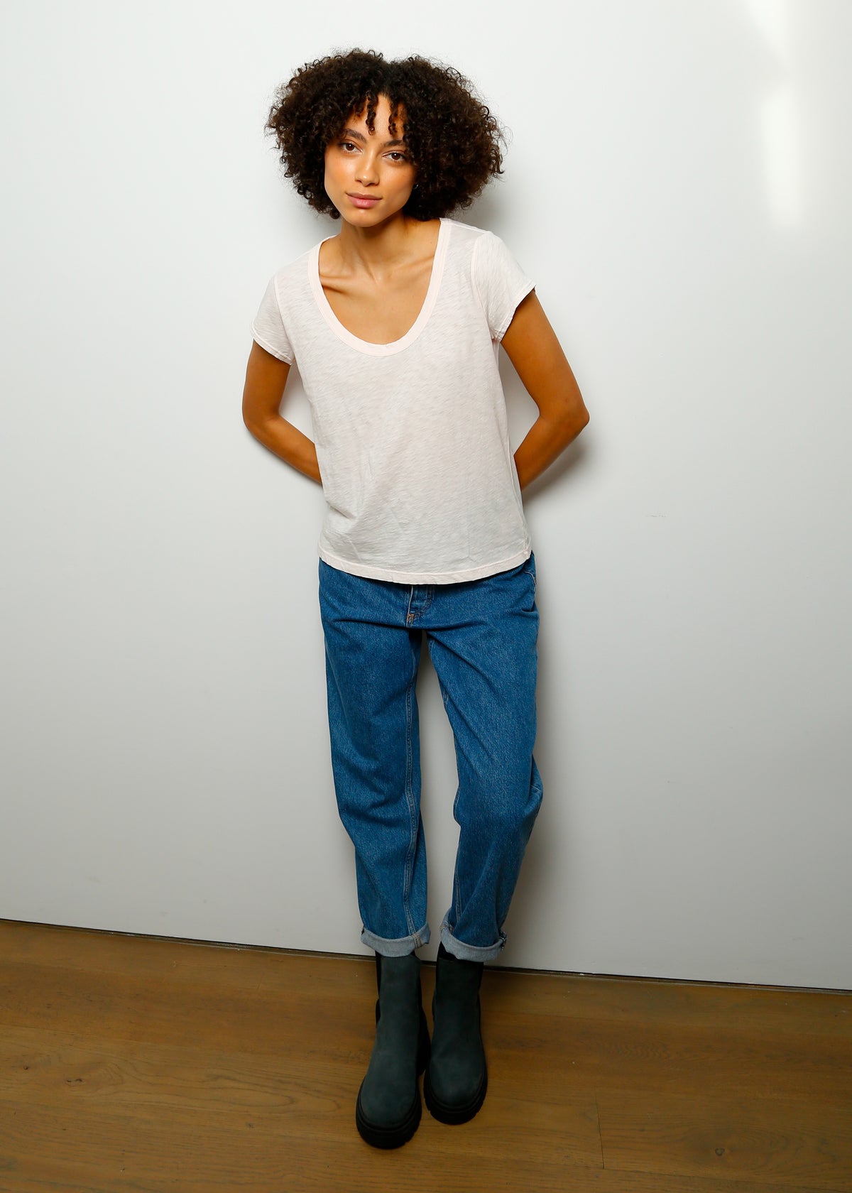 V Katie SS Tee in Rosetta