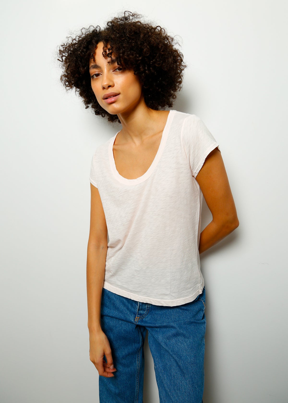 V Katie SS Tee in Rosetta