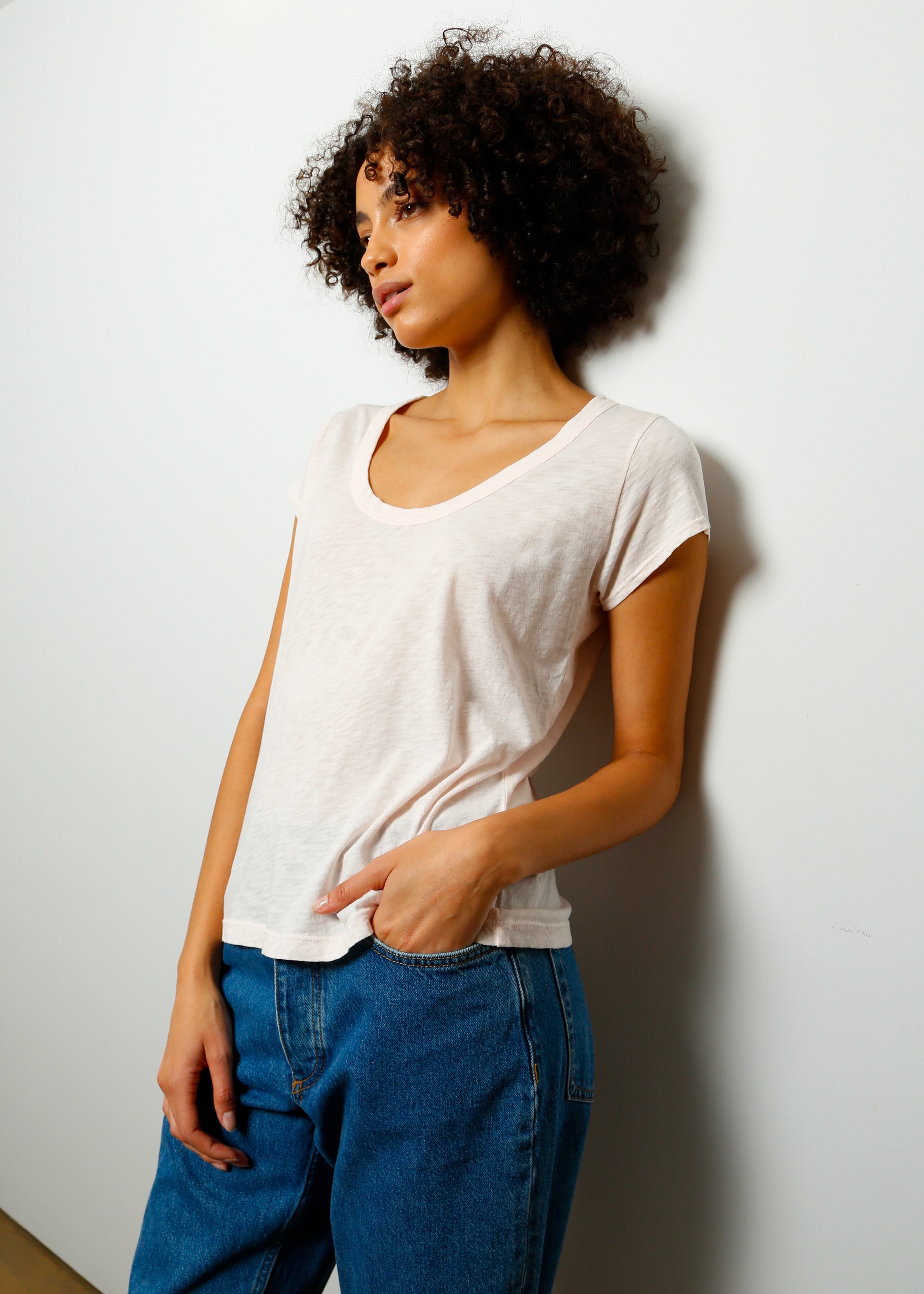 V Katie SS Tee in Rosetta