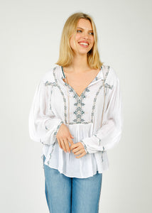 You added <b><u>IM Silekia Top in White</u></b> to your cart.