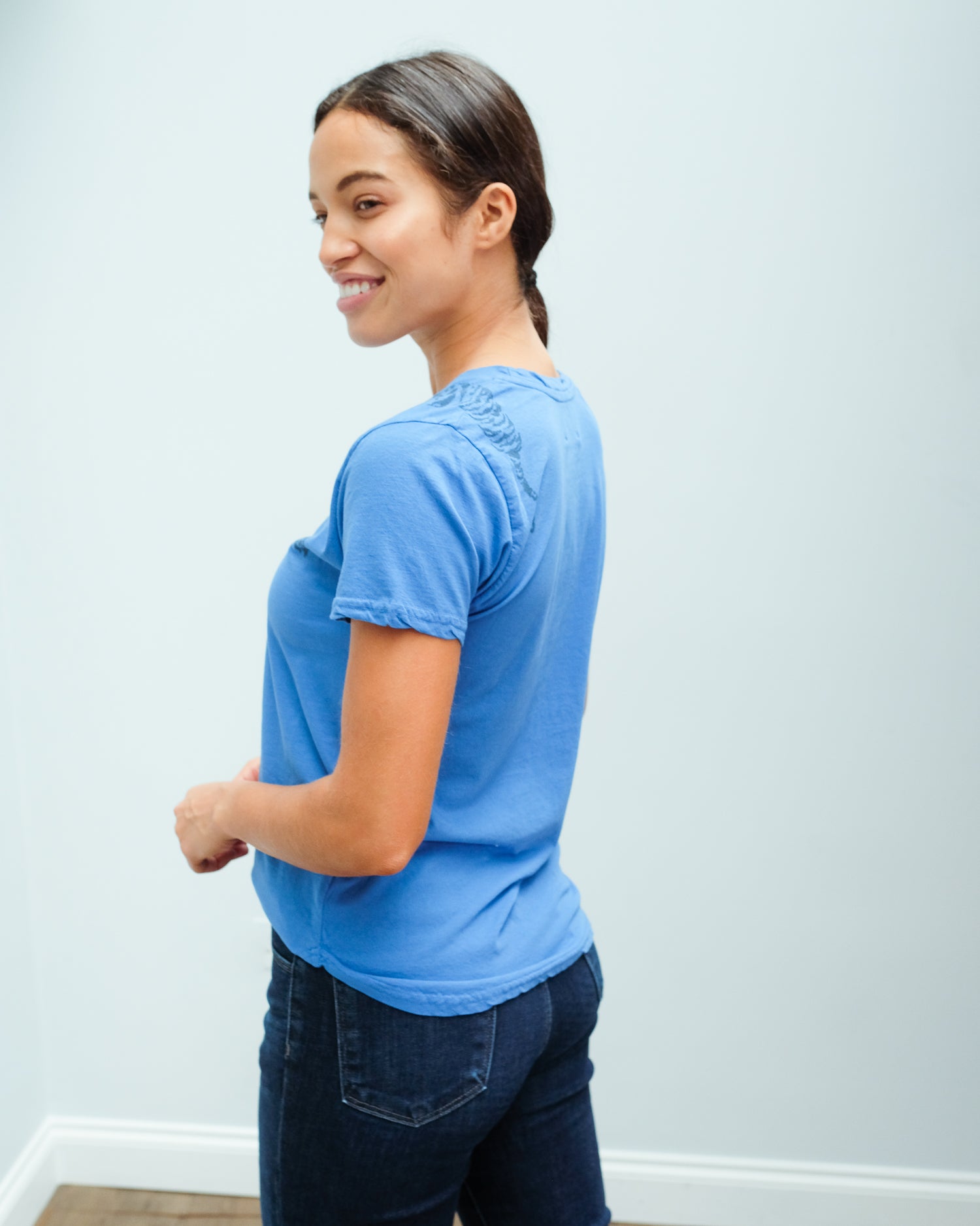 JU Ti tiger tee in bright blue