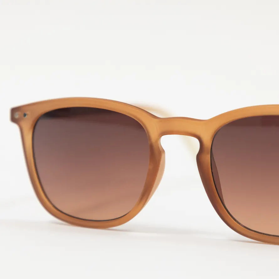 IZIPIZI Sunglasses #E in Arizona Brown